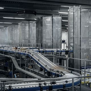 Picture 2 Behälterfördertechnik