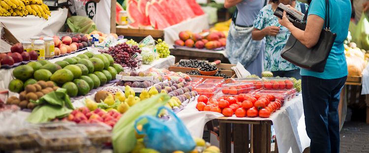 φρούτα και λαχανικά εποχής