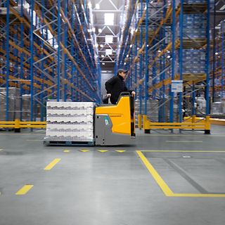 Asiakastarina Normal kauppaketju ja Jungheinrich