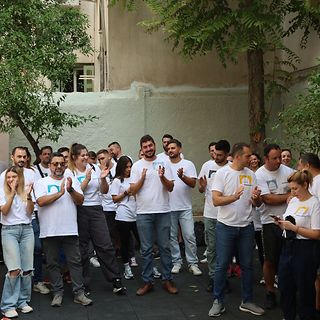 ένα παιδί, ένας κόσμος 9