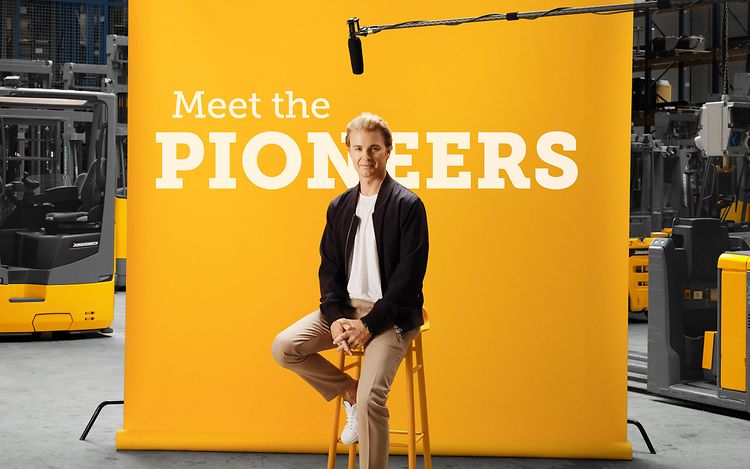 Stage LP Meet the Pioneers