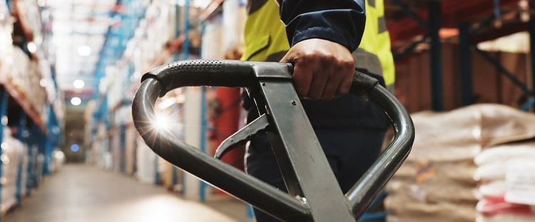 Wózek widłowy z dofinansowania z ZUS