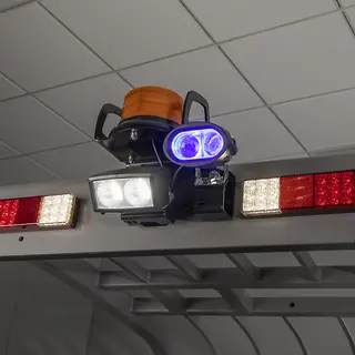 EFG-B-M_Detail_--_3_rear_lights_high_blue.webp