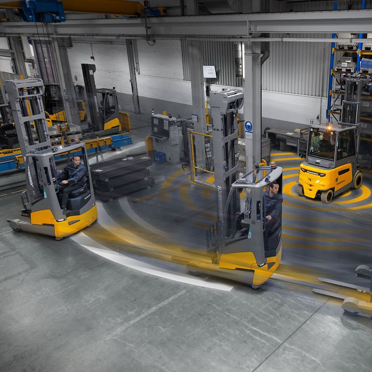 เครนยกสินค้า