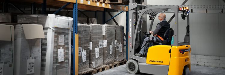 Job truckfører på lager i Jungheinrich truck