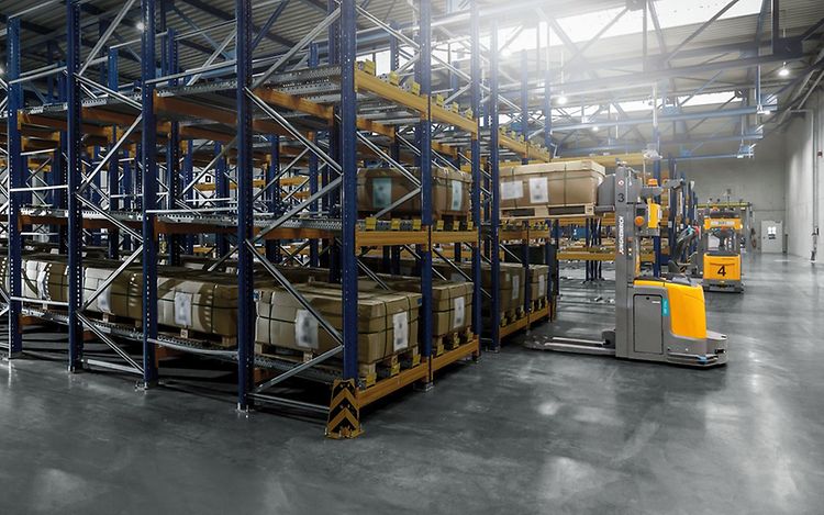 Bild på lagerautomation med agv från Jungheinrich