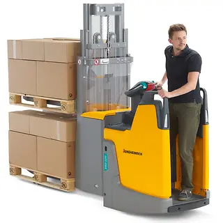 Doppelstockbetrieb für schnellen Warentransport und Doppelstockbeladung