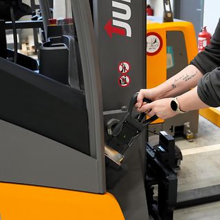 Ceva Logistics Jungheinrich lader