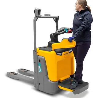 ERE-1i_Studio_--_folding-stand-platform_[MAM-65599].webp