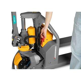 jungheinrich-akumulatorowy-wozek-unoszacy-ame-13-z-bateria-litowo-jonowa-udzwig-1300-kg--409006--1000x1000--p