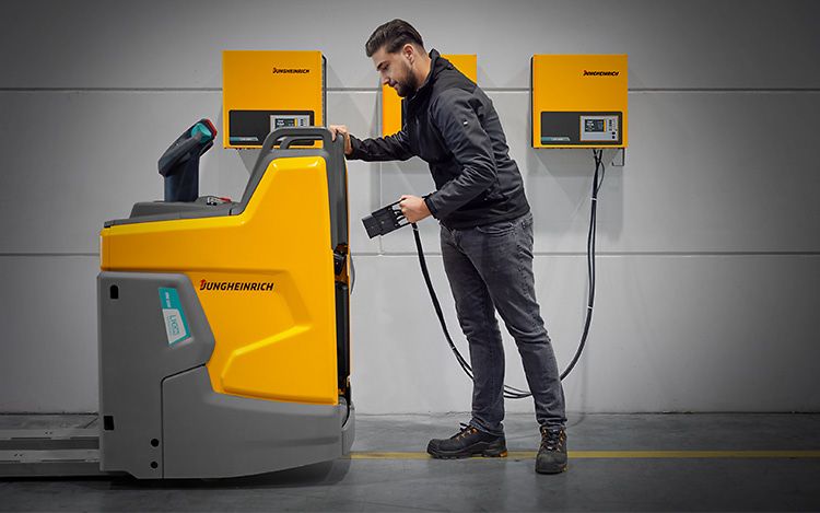 Teaser 3 Picture Used Forklifts Li-Ionen