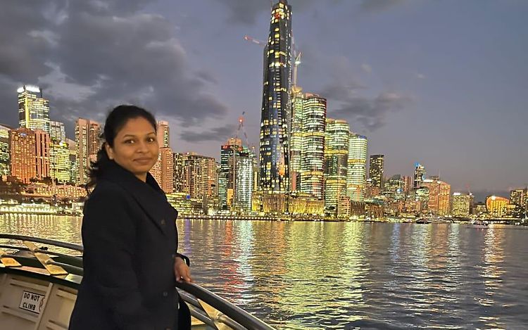 Vidula K in front of a harbour