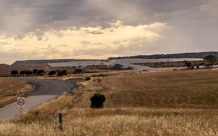 Bild einer Landschaft mit Mine