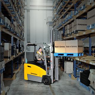 EFG-BB-216k_Operation_--_narrow-asile