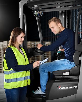 การฝึกอบรมเวที