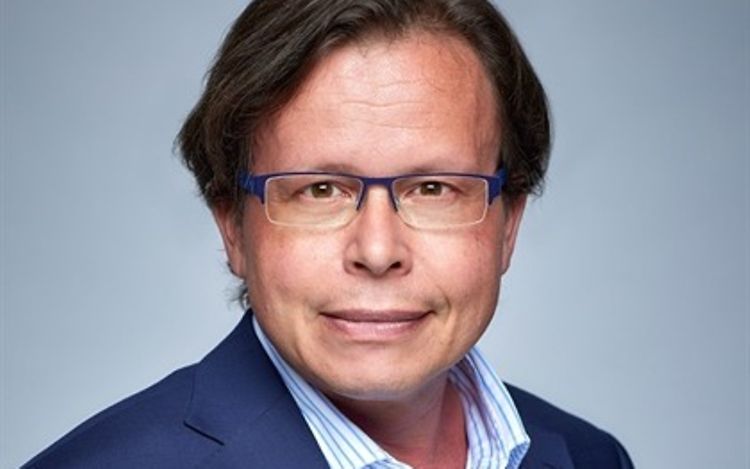 Portrait von Dr. Tim Sattler