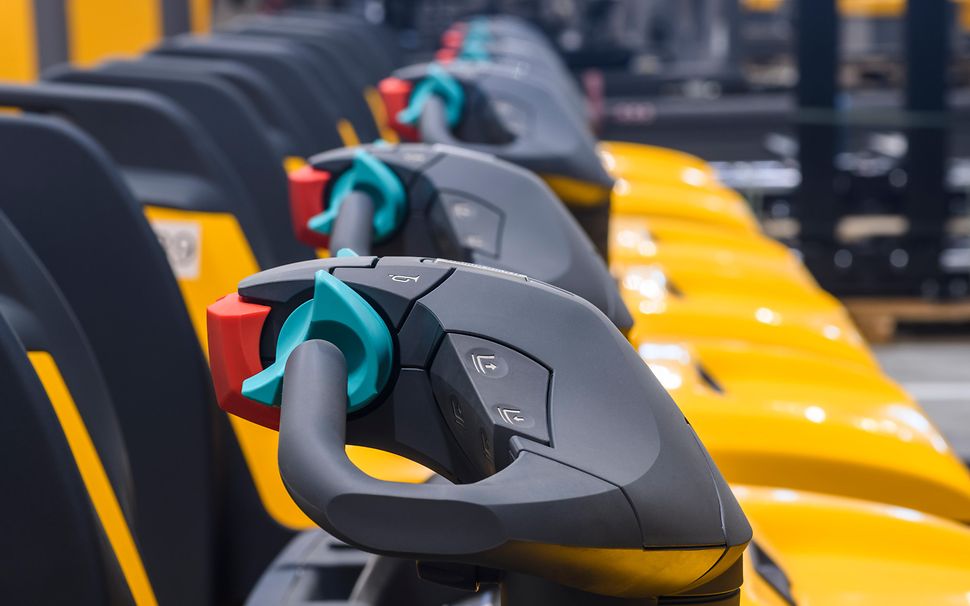 Rental Trucks, Rental Forklifts, Kamps, Netherlands_67893 (1)