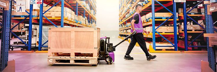 AntOn by Jungheinrich PTL 1.5 med stödhjul på lager med pall på