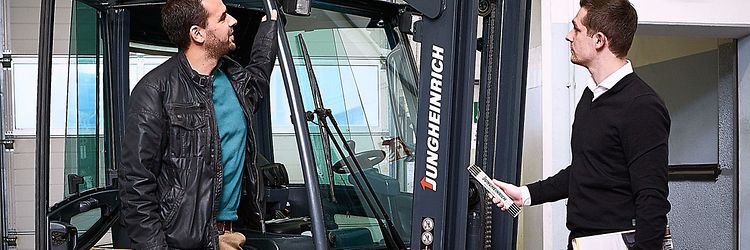 ขั้นตอนการขอรับใบเซอร์โฟล์คลิฟท์