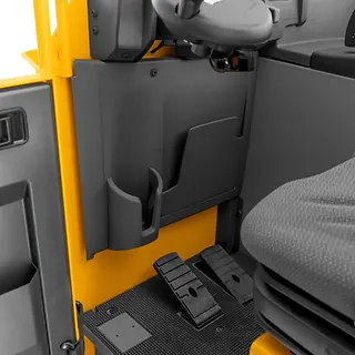 ESE-4_Studio_--_ESE430-cabin_[MAM-58723].webp