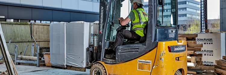 เช่ารถโฟล์คลิฟท์ไฟฟ้าชั่วคราว