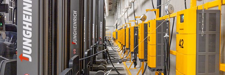 ฟลีทเช่ารถโฟล์คลิฟท์