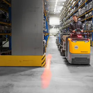 EZS350_Operation_--_Floor-stripes-collision-protection_[MAM-ID-65052].webp