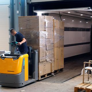 Elektrische palletwagen bij Tuincentrum de Bosrand