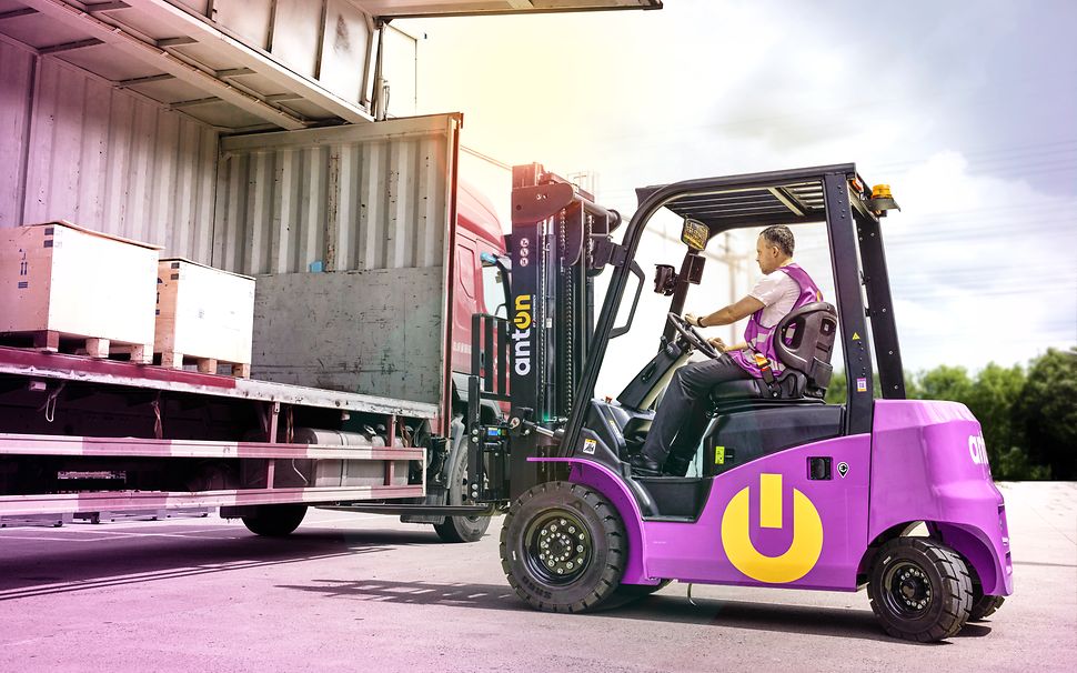 AntOn by Jungheinrich CBH, Truck loading_67943