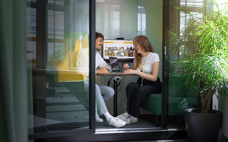 Career_Teaser_Office