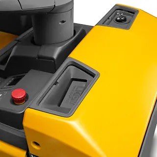 ERE-M20-M25_Detail_--_Charging-interface_[MAM-70178].webp