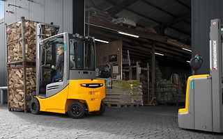 Used Trucks Header