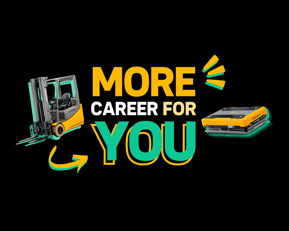 Der Schriftzug "More career for you" steht auf schwarzem Hintergrund. Links und rechts daneben jeweils ein Fahrzeug.