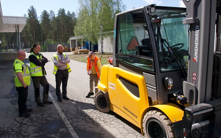 EFG sähkötrukilla hoidetaan ulko- ja sisäsiirrot Abloylla