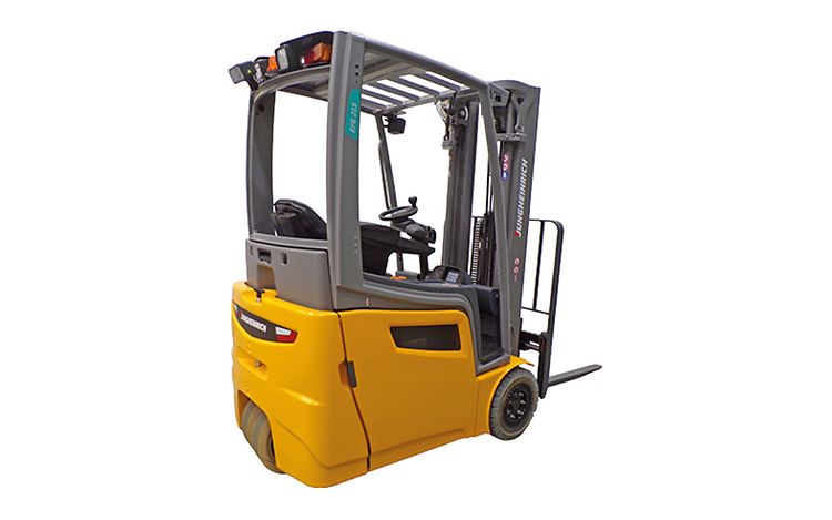 EFG 215 17.990 €