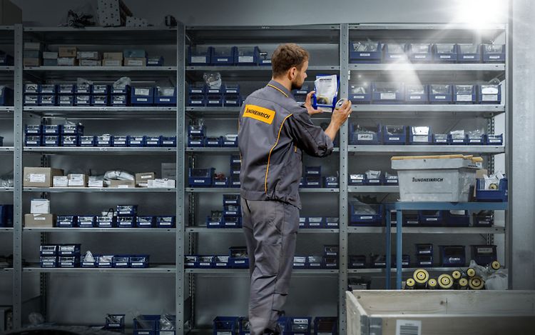 Spare Parts Warehouse Operator