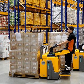 Elektrische palletwagen bij Allround Cargo Handling