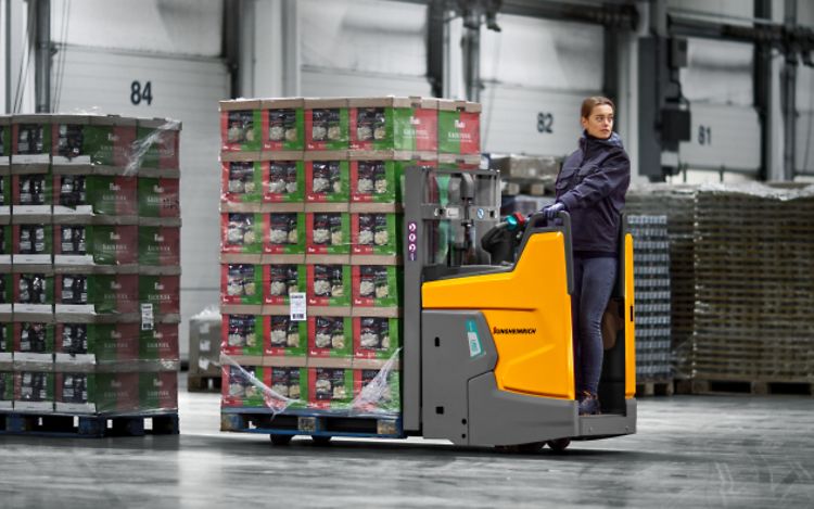 Elektrische stapelaars met staplatform