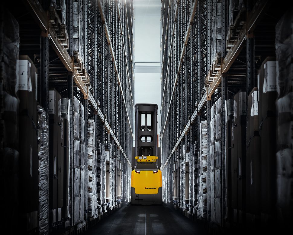 Geautomatiseerde AGV heftruck voor hoge rekken