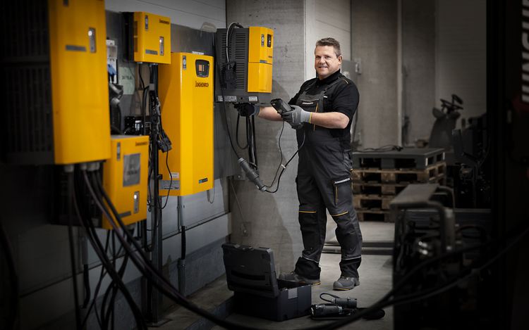 Batteries et chargeurs pour chariot elevateurs