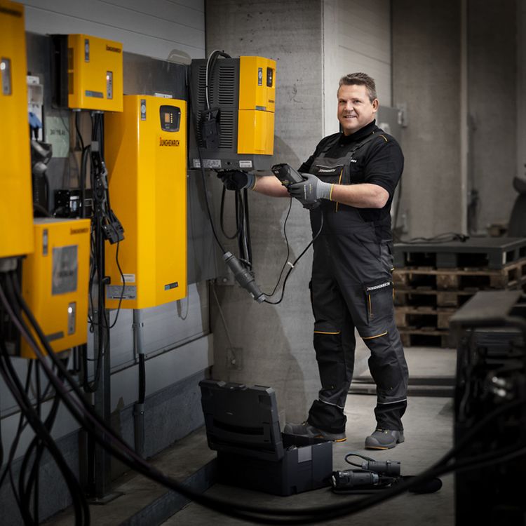 Batteries et chargeurs pour chariot elevateurs