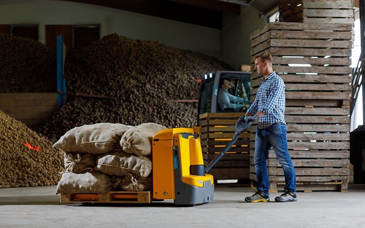 Transpalette electrique EJE 116 dans une ferme