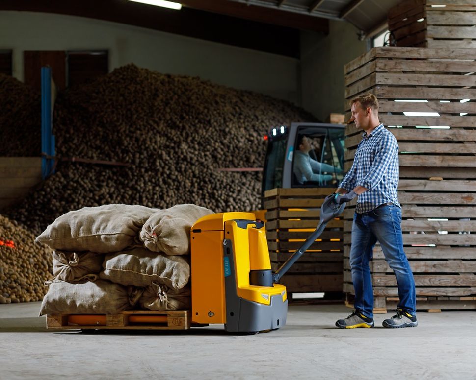 Transpalette electrique EJE 116 dans une ferme