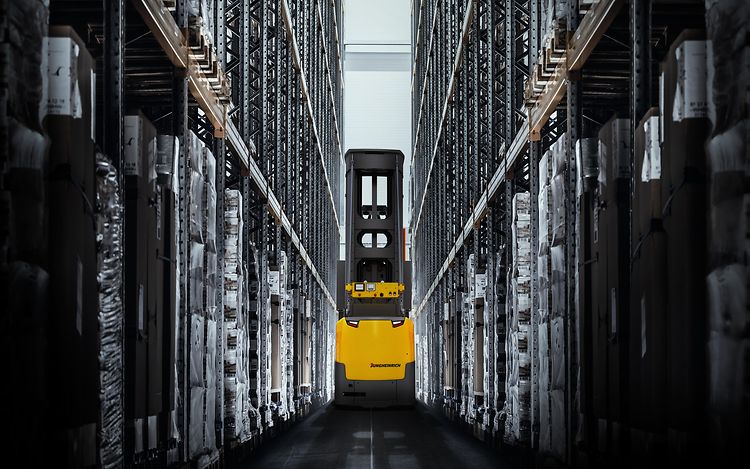 Gerbeur à grande hauteur automatique