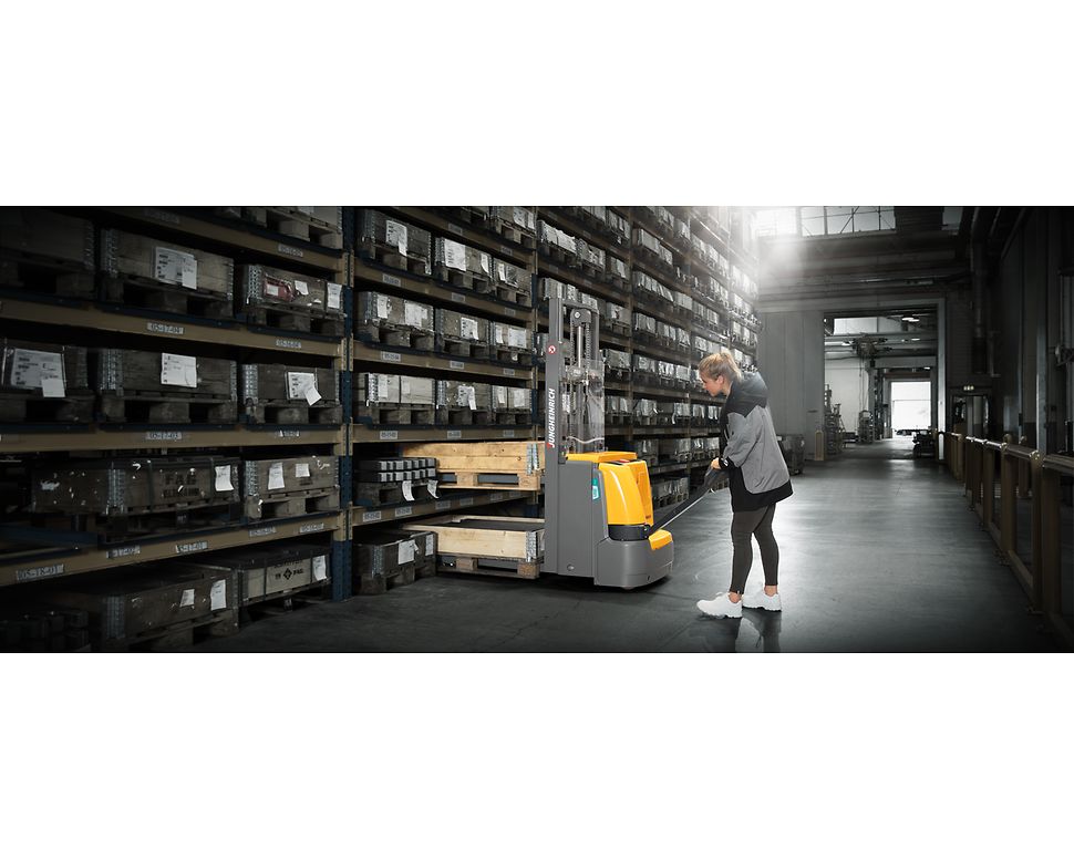 Empilhadeira para Alta Elevação_EJC