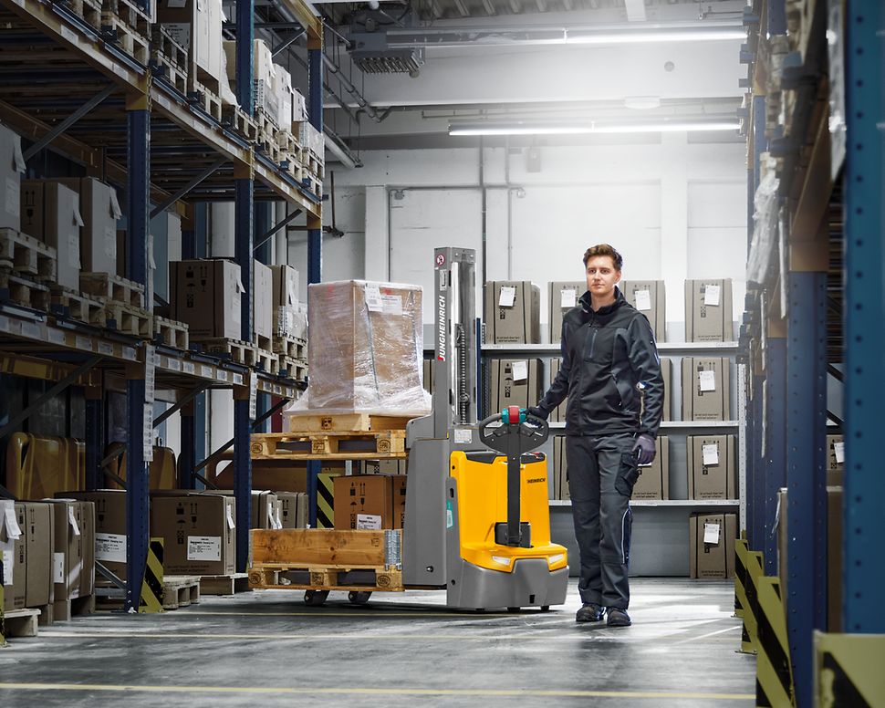 Empilhadeira para Alta Elevação_EJC