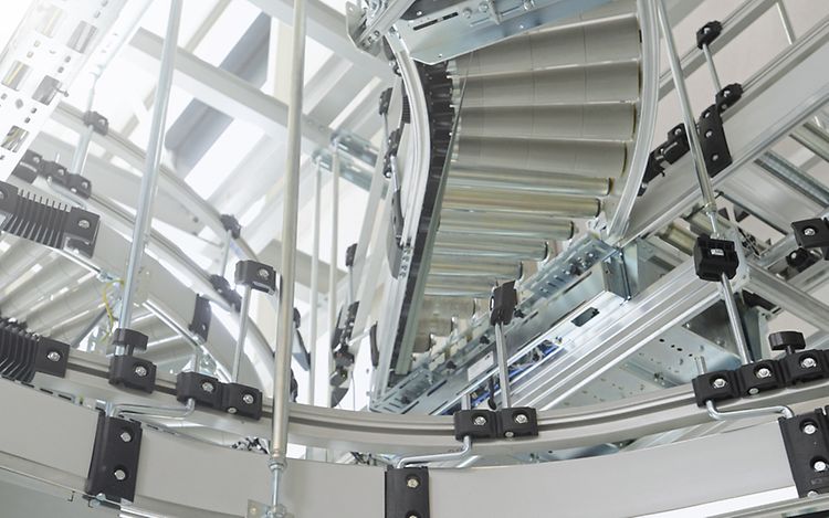 Stage Carrelli per la movimentazione automatizzata (1)