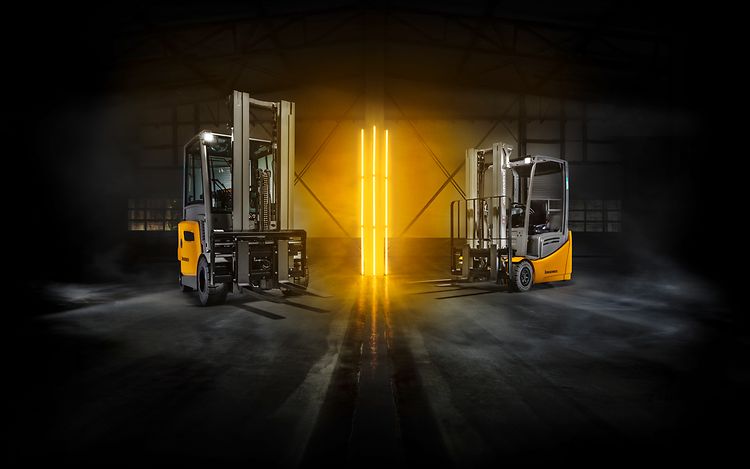 Żółty wózek widłowy na hali – jungheinrich.pl