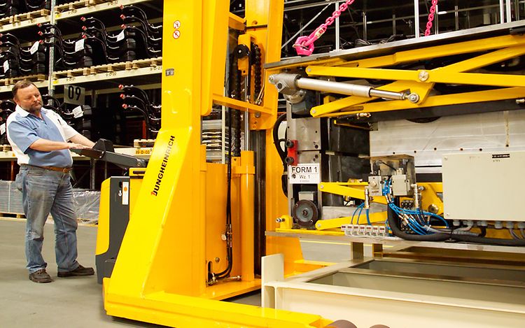 Content Costruzione speciale EDB135