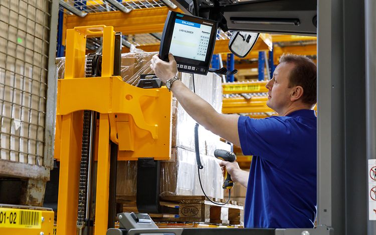 Jungheinrich ve firmě PZS electronic